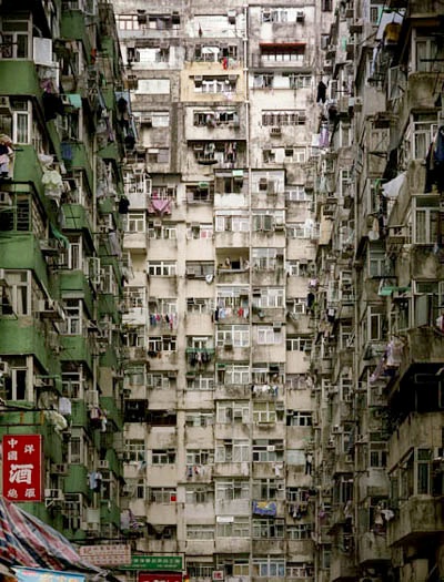 Kowloon-walled-city-innards.jpg